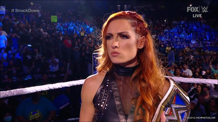 WWE_Supersized_SmackDown_2021_10_15_720p_HDTV_x264-NWCHD_mp4_004969842.jpg
