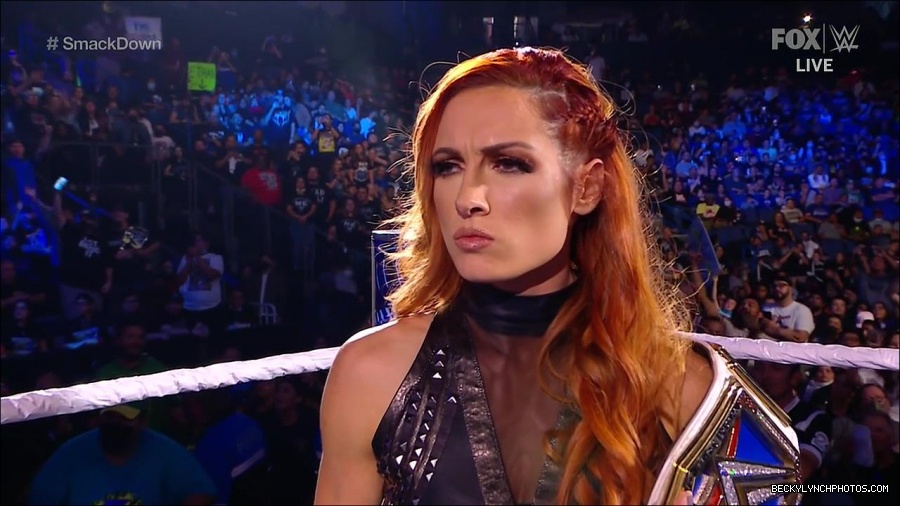 WWE_Supersized_SmackDown_2021_10_15_720p_HDTV_x264-NWCHD_mp4_004970443.jpg