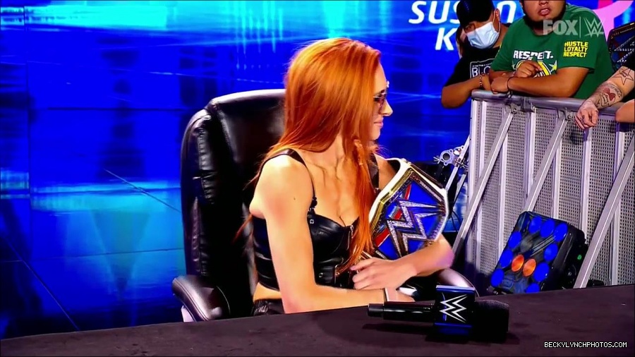 WWE_Supersized_SmackDown_2021_10_15_720p_HDTV_x264-NWCHD_mp4_005029902.jpg