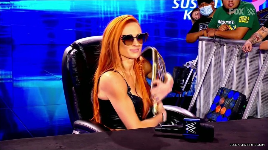 WWE_Supersized_SmackDown_2021_10_15_720p_HDTV_x264-NWCHD_mp4_005030503.jpg