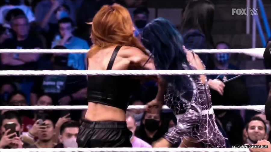 WWE_Supersized_SmackDown_2021_10_15_720p_HDTV_x264-NWCHD_mp4_005040112.jpg