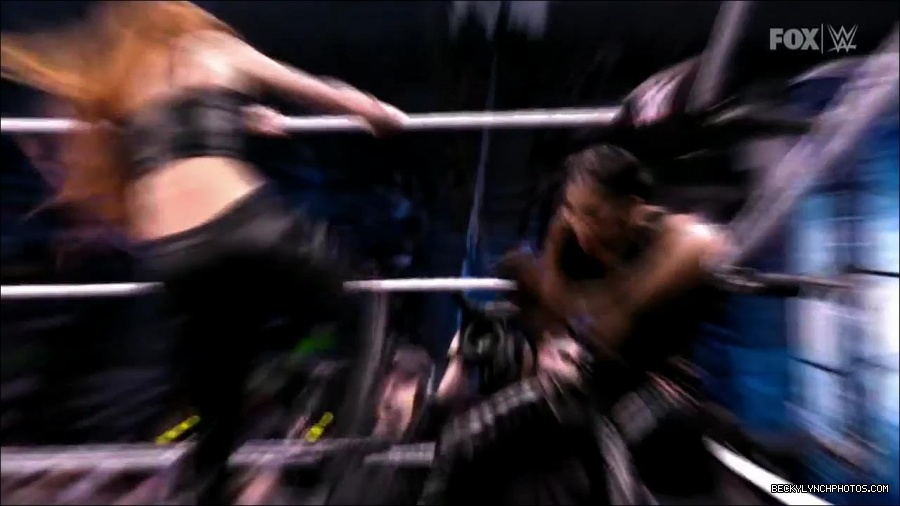 WWE_Supersized_SmackDown_2021_10_15_720p_HDTV_x264-NWCHD_mp4_005040713.jpg