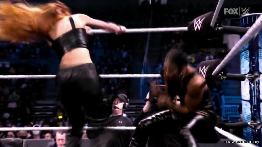 WWE_Supersized_SmackDown_2021_10_15_720p_HDTV_x264-NWCHD_mp4_005041313.jpg