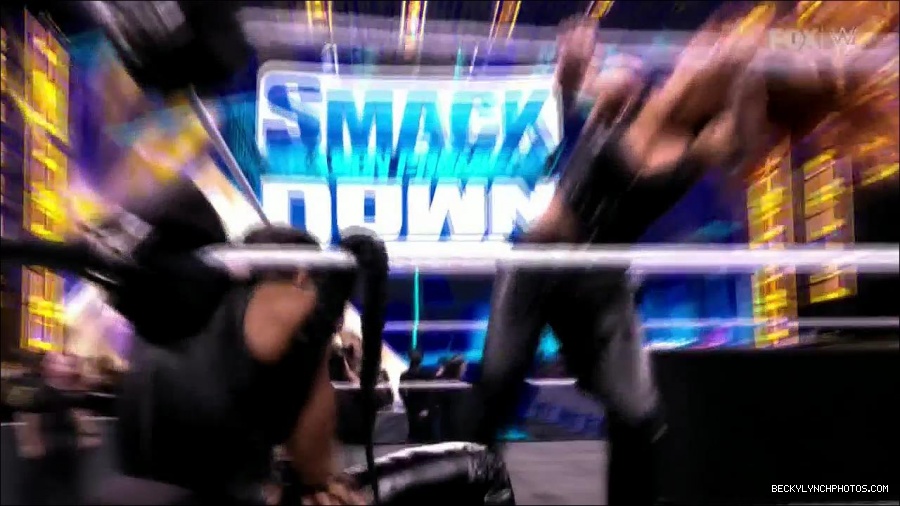 WWE_Supersized_SmackDown_2021_10_15_720p_HDTV_x264-NWCHD_mp4_005041914.jpg