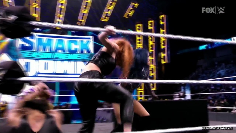 WWE_Supersized_SmackDown_2021_10_15_720p_HDTV_x264-NWCHD_mp4_005043115.jpg