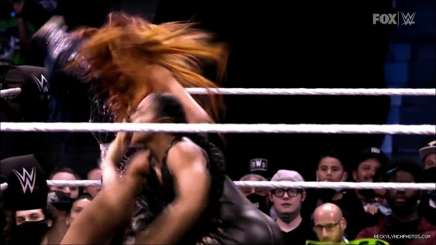 WWE_Supersized_SmackDown_2021_10_15_720p_HDTV_x264-NWCHD_mp4_005046719.jpg