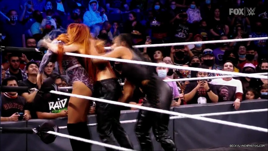 WWE_Supersized_SmackDown_2021_10_15_720p_HDTV_x264-NWCHD_mp4_005048521.jpg