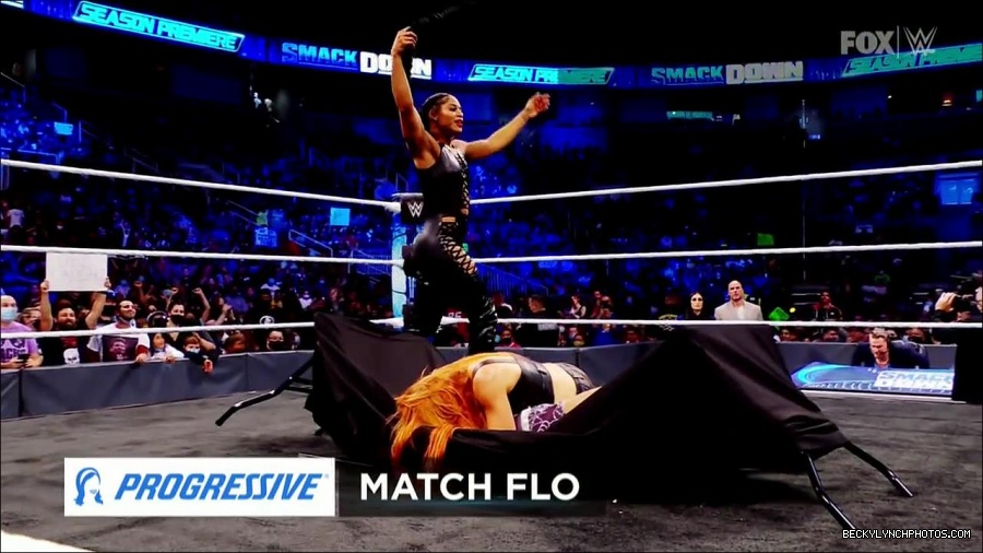 WWE_Supersized_SmackDown_2021_10_15_720p_HDTV_x264-NWCHD_mp4_005073145.jpg
