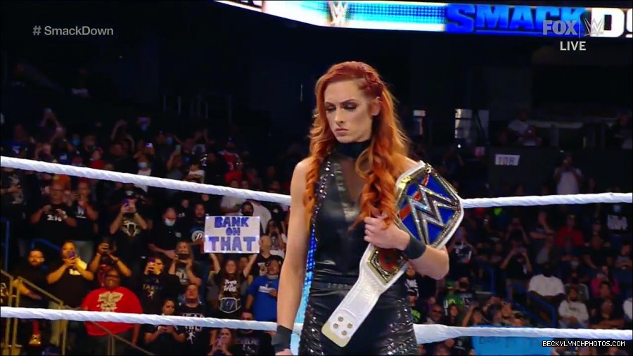 WWE_Supersized_SmackDown_2021_10_15_720p_HDTV_x264-NWCHD_mp4_005105578.jpg