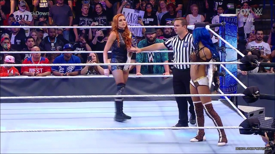 WWE_Supersized_SmackDown_2021_10_15_720p_HDTV_x264-NWCHD_mp4_005154226.jpg