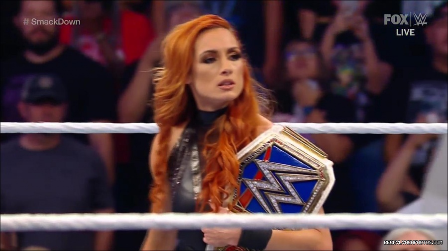 WWE_Supersized_SmackDown_2021_10_15_720p_HDTV_x264-NWCHD_mp4_005155427.jpg