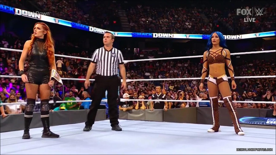 WWE_Supersized_SmackDown_2021_10_15_720p_HDTV_x264-NWCHD_mp4_005165638.jpg