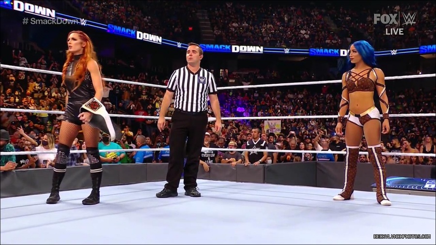 WWE_Supersized_SmackDown_2021_10_15_720p_HDTV_x264-NWCHD_mp4_005168040.jpg