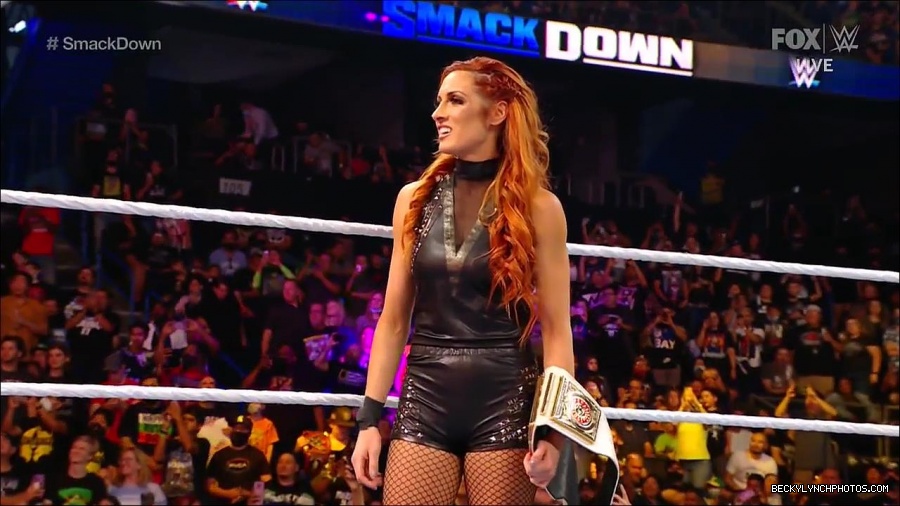 WWE_Supersized_SmackDown_2021_10_15_720p_HDTV_x264-NWCHD_mp4_005184256.jpg
