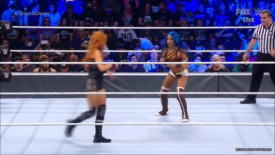 WWE_Supersized_SmackDown_2021_10_15_720p_HDTV_x264-NWCHD_mp4_005219892.jpg
