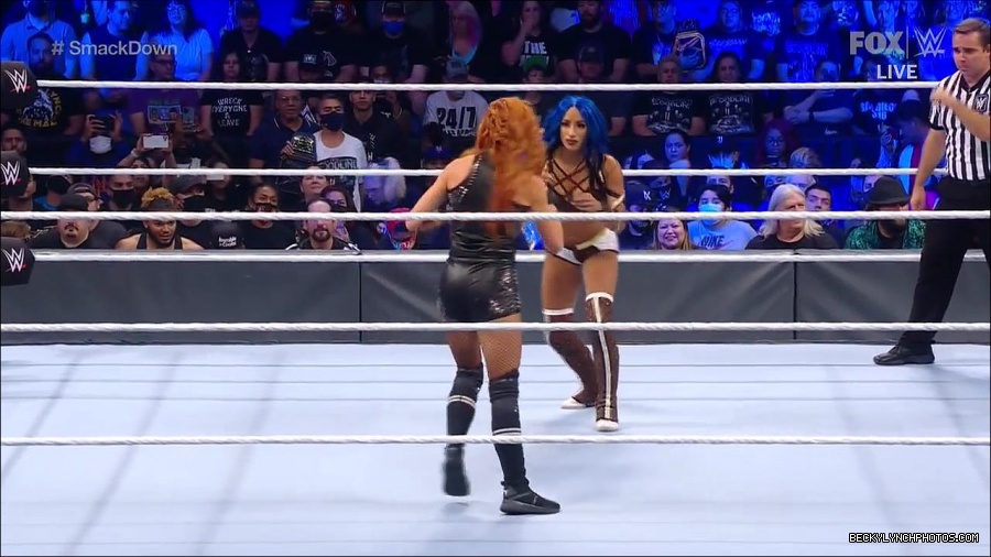 WWE_Supersized_SmackDown_2021_10_15_720p_HDTV_x264-NWCHD_mp4_005220492.jpg