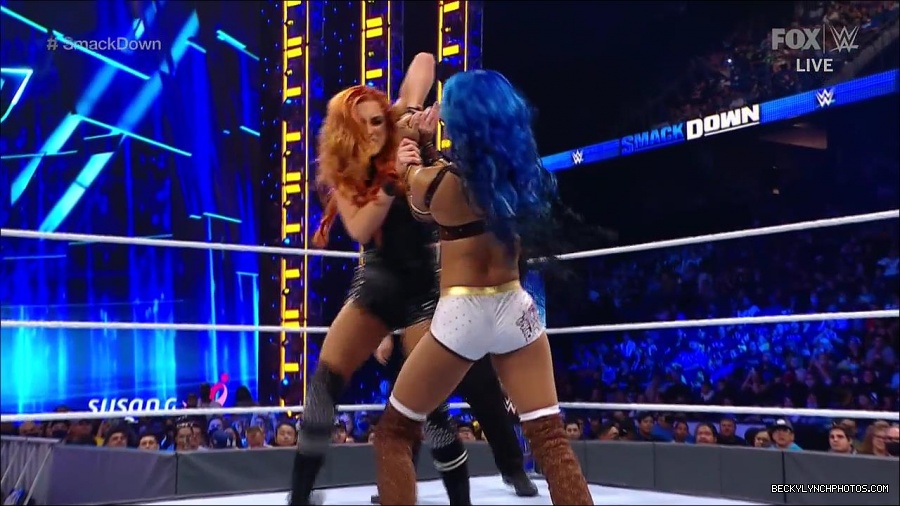 WWE_Supersized_SmackDown_2021_10_15_720p_HDTV_x264-NWCHD_mp4_005228300.jpg
