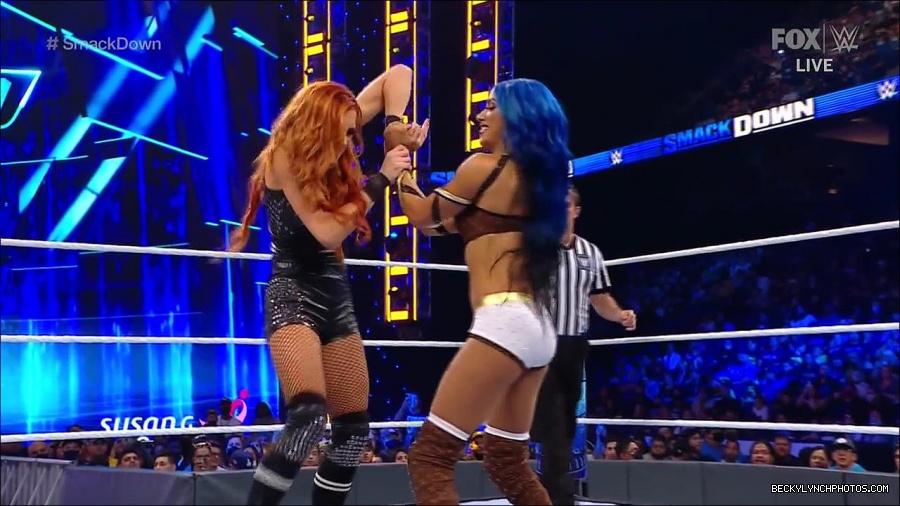WWE_Supersized_SmackDown_2021_10_15_720p_HDTV_x264-NWCHD_mp4_005228901.jpg