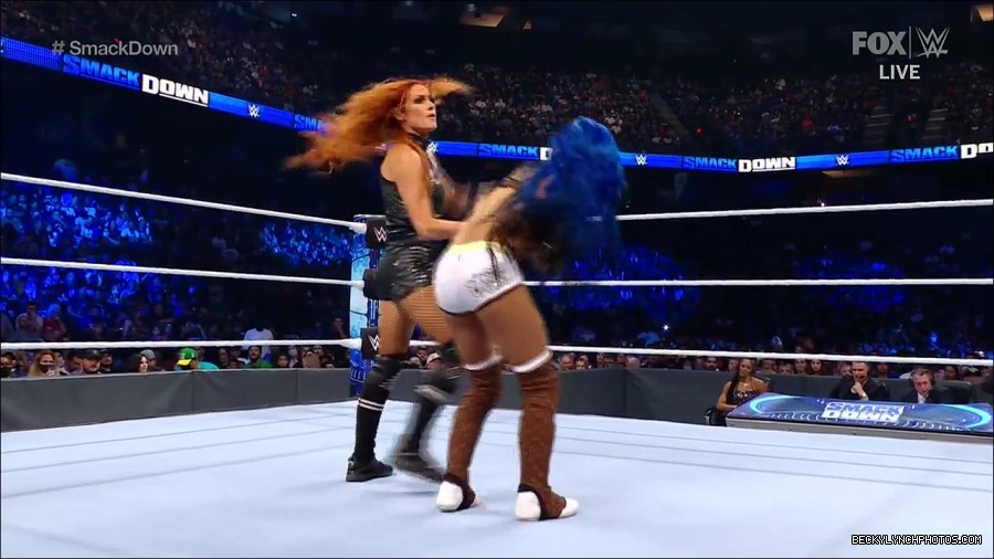 WWE_Supersized_SmackDown_2021_10_15_720p_HDTV_x264-NWCHD_mp4_005234306.jpg