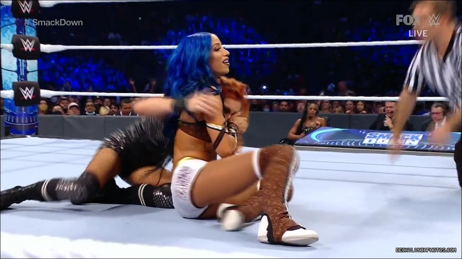 WWE_Supersized_SmackDown_2021_10_15_720p_HDTV_x264-NWCHD_mp4_005243315.jpg
