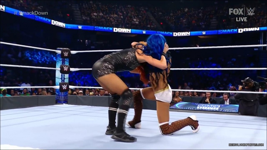 WWE_Supersized_SmackDown_2021_10_15_720p_HDTV_x264-NWCHD_mp4_005245117.jpg