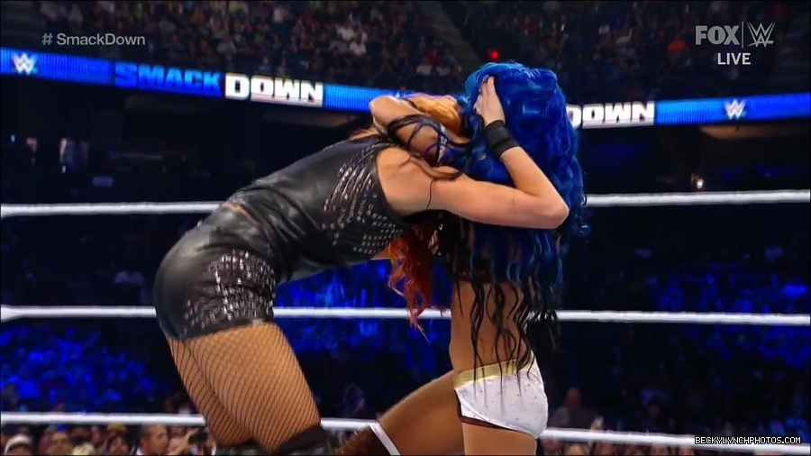 WWE_Supersized_SmackDown_2021_10_15_720p_HDTV_x264-NWCHD_mp4_005247519.jpg
