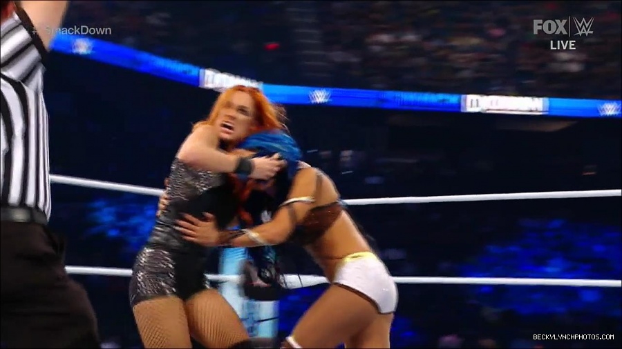WWE_Supersized_SmackDown_2021_10_15_720p_HDTV_x264-NWCHD_mp4_005255928.jpg
