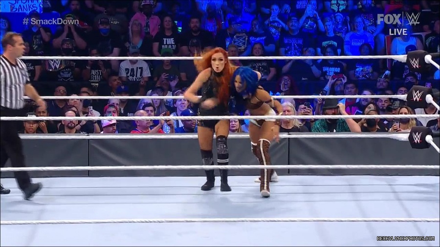 WWE_Supersized_SmackDown_2021_10_15_720p_HDTV_x264-NWCHD_mp4_005257129.jpg