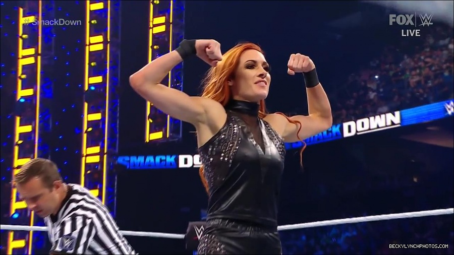 WWE_Supersized_SmackDown_2021_10_15_720p_HDTV_x264-NWCHD_mp4_005263135.jpg