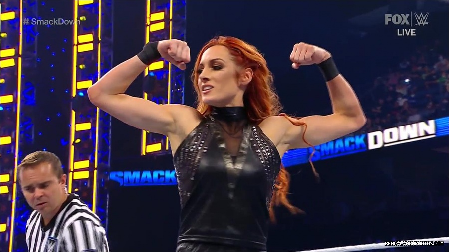 WWE_Supersized_SmackDown_2021_10_15_720p_HDTV_x264-NWCHD_mp4_005263736.jpg