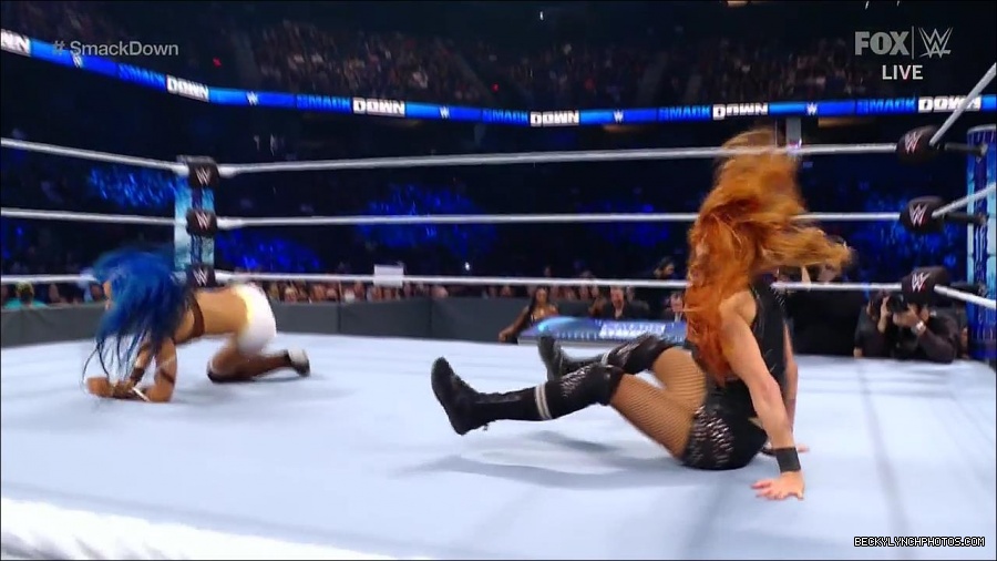 WWE_Supersized_SmackDown_2021_10_15_720p_HDTV_x264-NWCHD_mp4_005268540.jpg