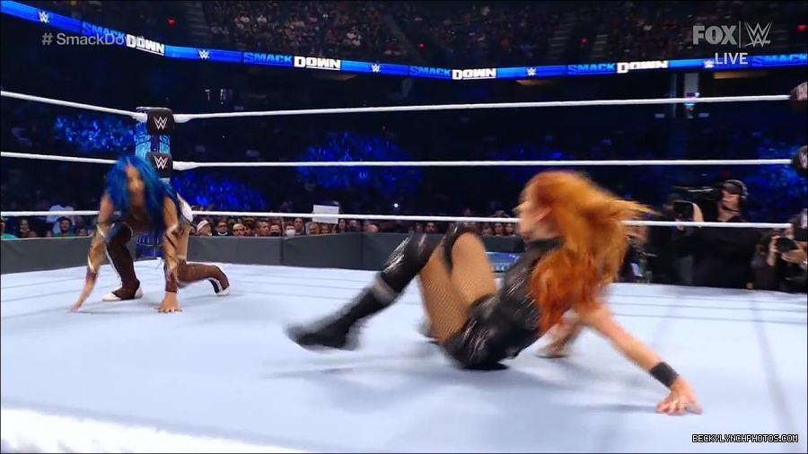 WWE_Supersized_SmackDown_2021_10_15_720p_HDTV_x264-NWCHD_mp4_005269141.jpg