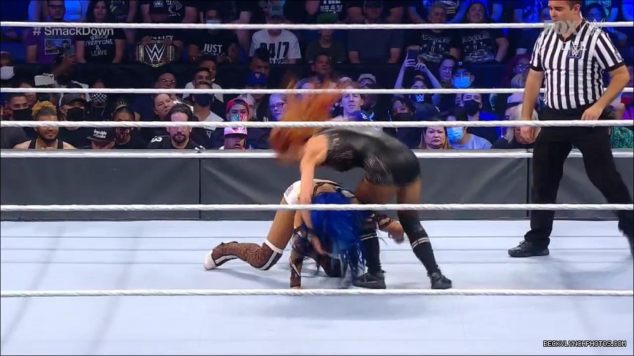 WWE_Supersized_SmackDown_2021_10_15_720p_HDTV_x264-NWCHD_mp4_005278751.jpg