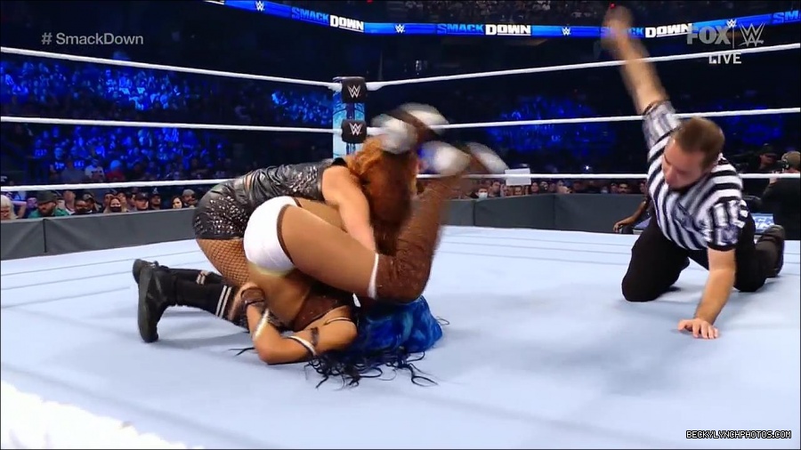 WWE_Supersized_SmackDown_2021_10_15_720p_HDTV_x264-NWCHD_mp4_005281153.jpg