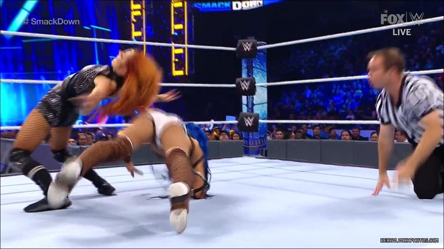WWE_Supersized_SmackDown_2021_10_15_720p_HDTV_x264-NWCHD_mp4_005285958.jpg
