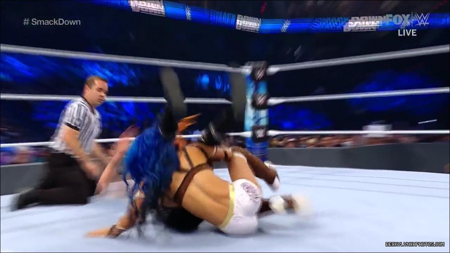 WWE_Supersized_SmackDown_2021_10_15_720p_HDTV_x264-NWCHD_mp4_005288360.jpg