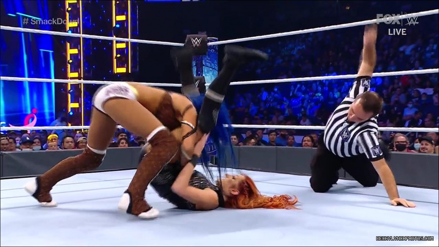 WWE_Supersized_SmackDown_2021_10_15_720p_HDTV_x264-NWCHD_mp4_005289561.jpg