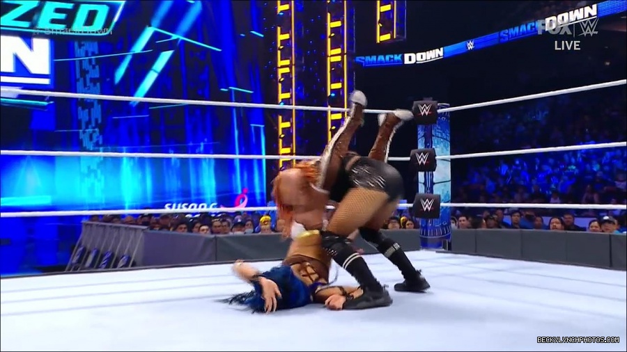 WWE_Supersized_SmackDown_2021_10_15_720p_HDTV_x264-NWCHD_mp4_005293165.jpg