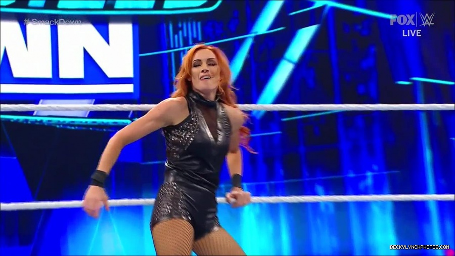 WWE_Supersized_SmackDown_2021_10_15_720p_HDTV_x264-NWCHD_mp4_005299171.jpg