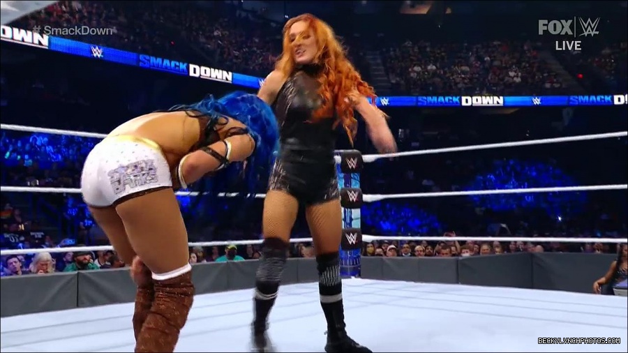 WWE_Supersized_SmackDown_2021_10_15_720p_HDTV_x264-NWCHD_mp4_005319591.jpg
