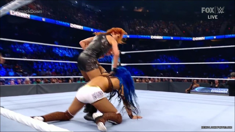 WWE_Supersized_SmackDown_2021_10_15_720p_HDTV_x264-NWCHD_mp4_005322594.jpg