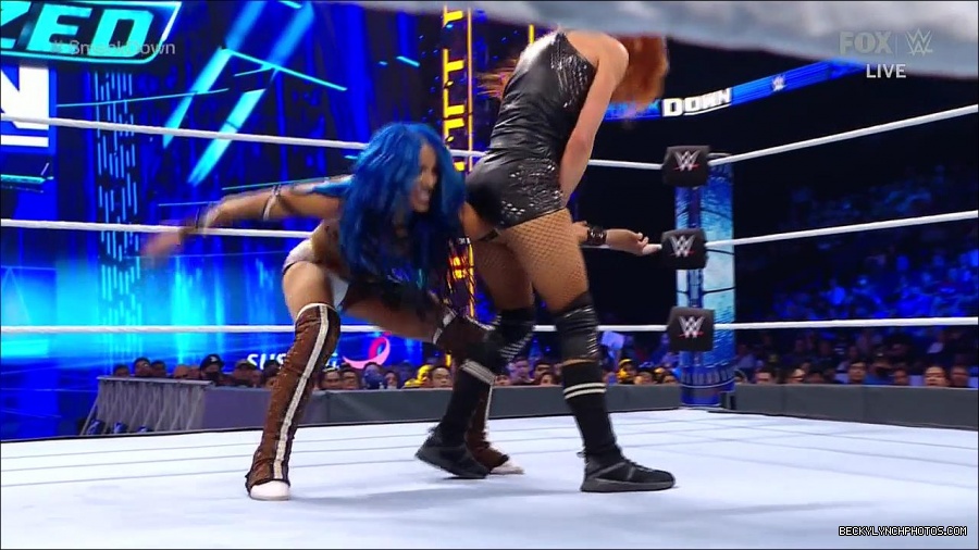 WWE_Supersized_SmackDown_2021_10_15_720p_HDTV_x264-NWCHD_mp4_005324997.jpg