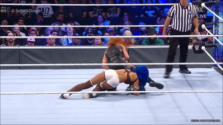WWE_Supersized_SmackDown_2021_10_15_720p_HDTV_x264-NWCHD_mp4_005338811.jpg