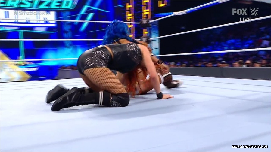 WWE_Supersized_SmackDown_2021_10_15_720p_HDTV_x264-NWCHD_mp4_005341213.jpg