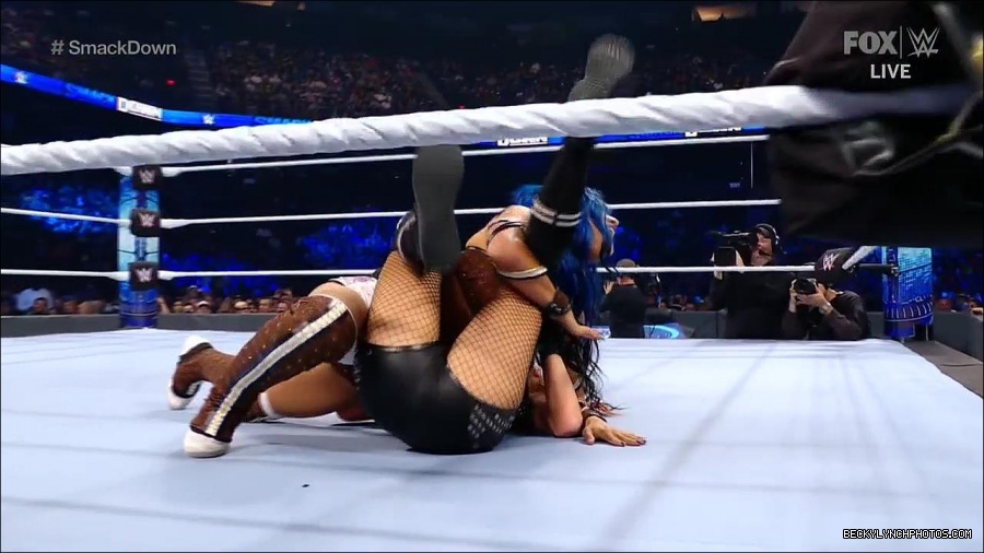 WWE_Supersized_SmackDown_2021_10_15_720p_HDTV_x264-NWCHD_mp4_005366438.jpg
