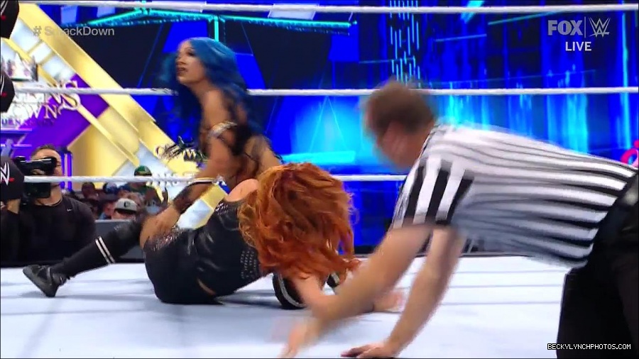 WWE_Supersized_SmackDown_2021_10_15_720p_HDTV_x264-NWCHD_mp4_005367639.jpg