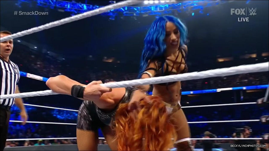 WWE_Supersized_SmackDown_2021_10_15_720p_HDTV_x264-NWCHD_mp4_005385657.jpg