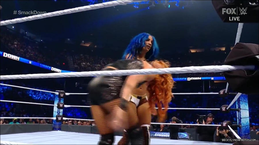 WWE_Supersized_SmackDown_2021_10_15_720p_HDTV_x264-NWCHD_mp4_005386859.jpg