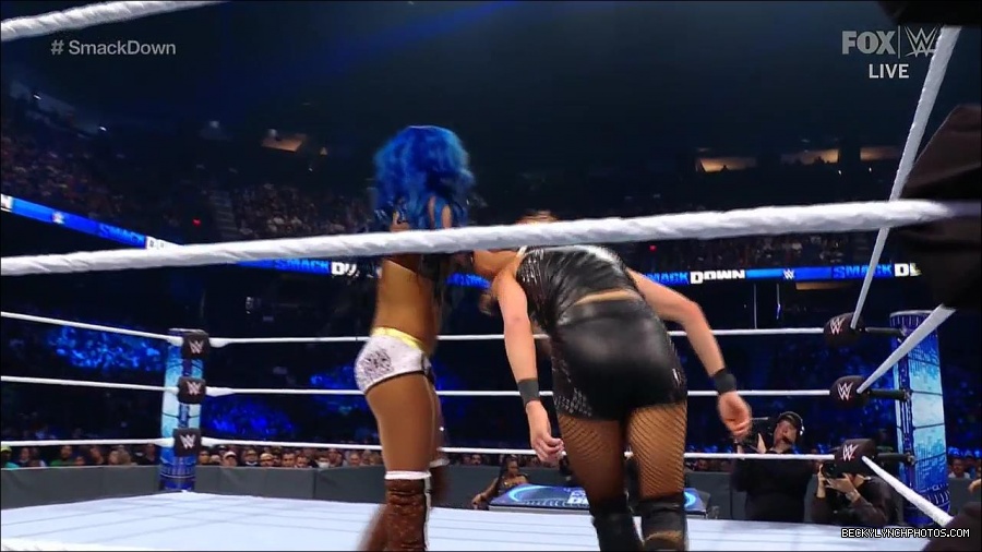 WWE_Supersized_SmackDown_2021_10_15_720p_HDTV_x264-NWCHD_mp4_005387459.jpg