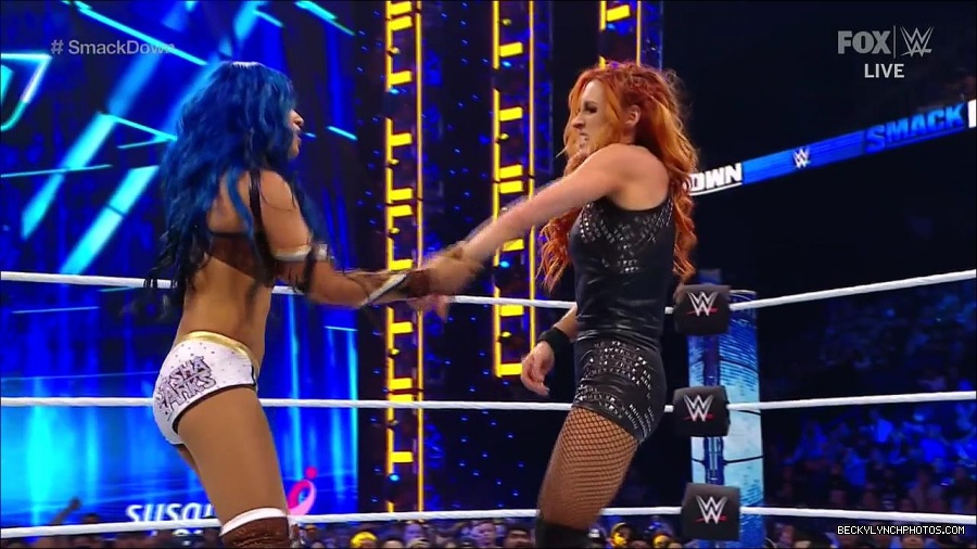 WWE_Supersized_SmackDown_2021_10_15_720p_HDTV_x264-NWCHD_mp4_005391663.jpg